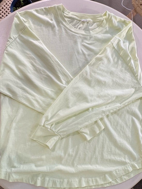 Wilfred Tops - Wilfred Cheerful Pale Lime Tour Long Sleeve Tee